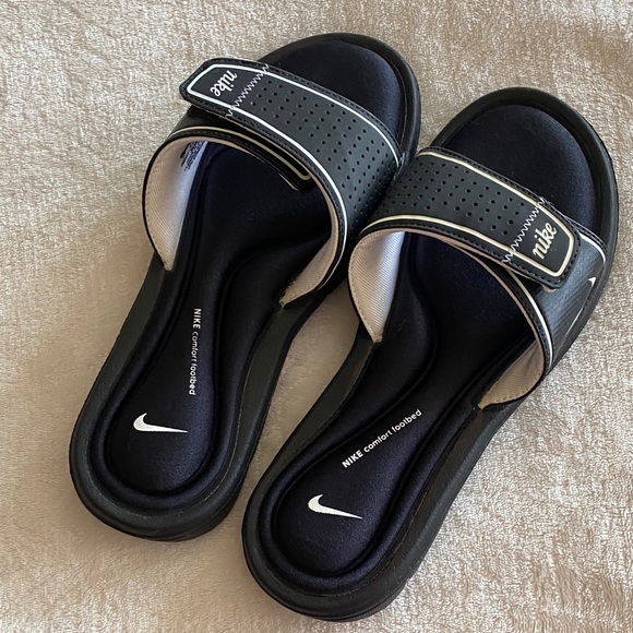 Nike Black and White Slide Sandals - Picture 4 of 13